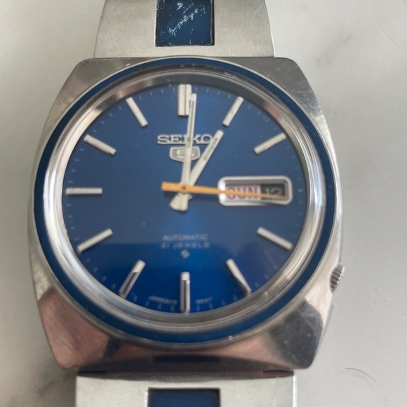 Vintage Seiko 5 automatic day date 6119 8490 Japan Blue w Original Enamel Band - Picture 3 of 9